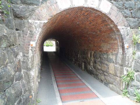 tunnels8_2