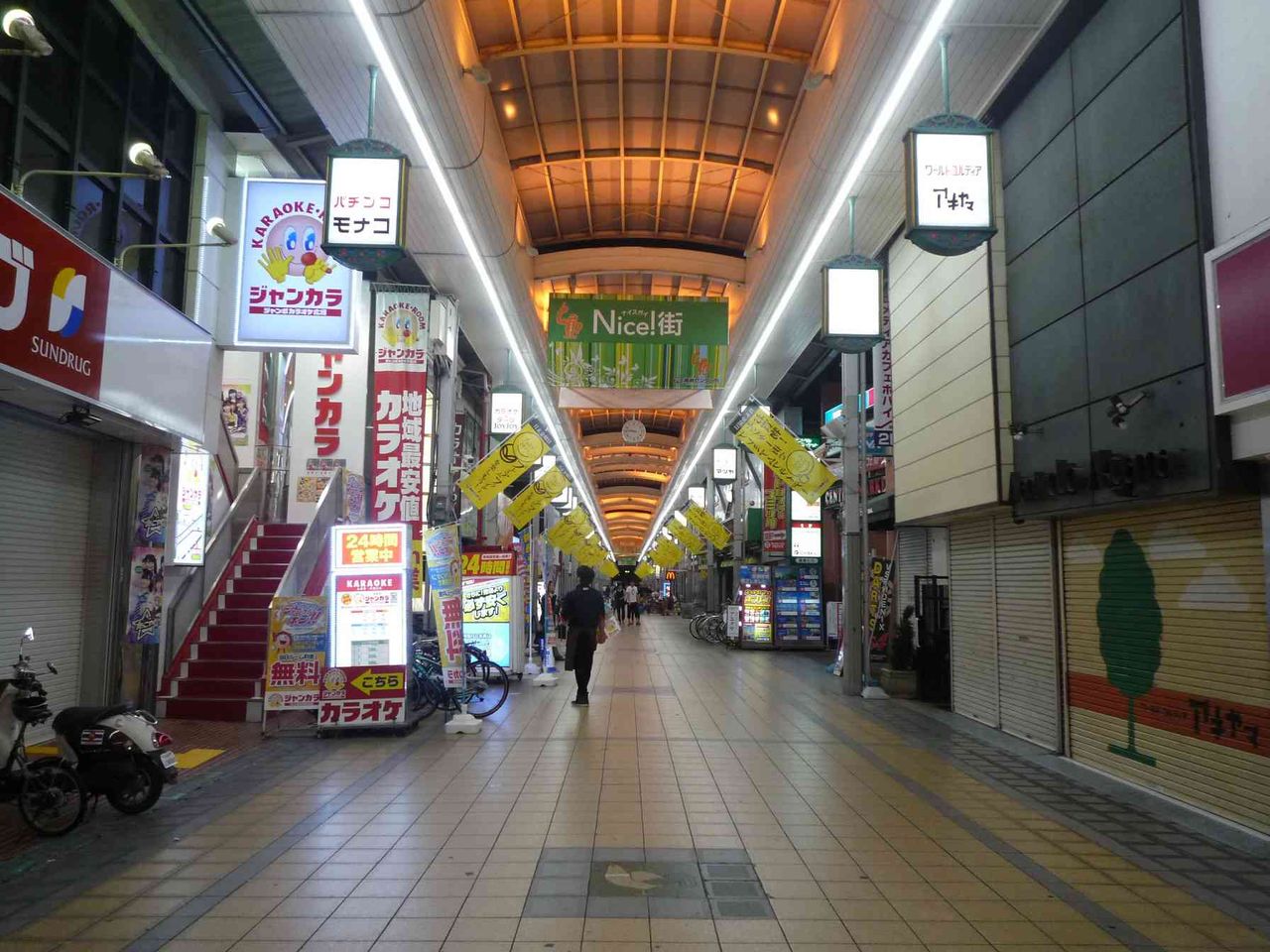 いつもの高槻 その11 金曜の夜 3つの通りの風景は 高槻network新聞 いつもの高槻 その11 金曜の夜 3つの通りの風景は 高槻network新聞