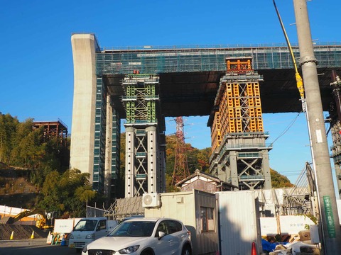 20251124新名神JR付近 (1)