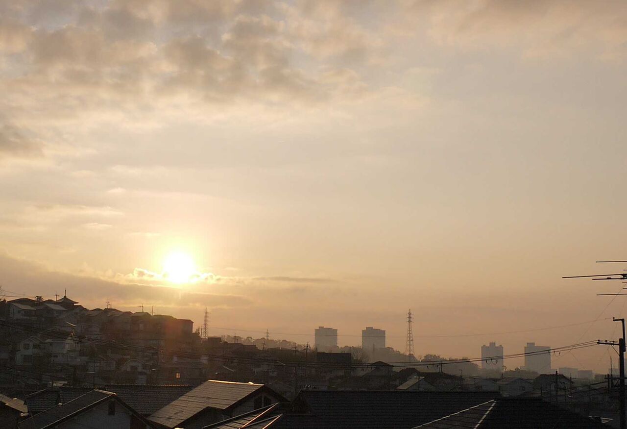 高槻の冬至の翌朝のようす ところで日の出が一番遅い日と日没が早い日が同じでない理由は 19年 高槻network新聞