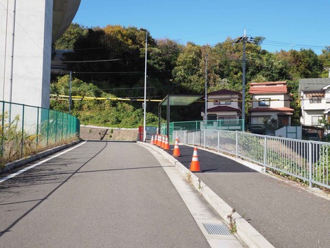 20231118梶原バス停近く (2)