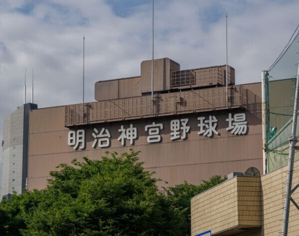「反省しない球団」ヤクルト　死球後の“ナイスピッチング呼び”や勝利の舞いに怒りの声