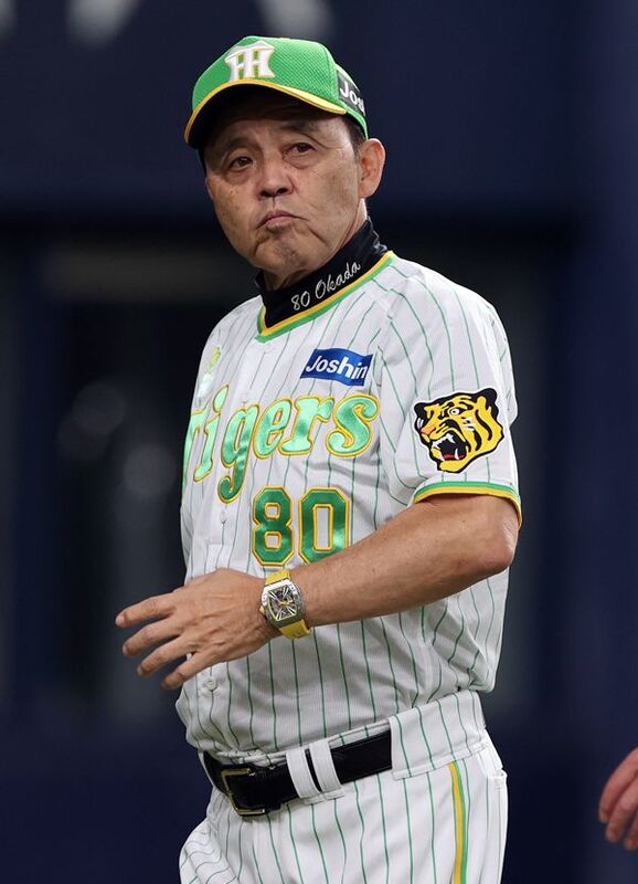 《18年ぶり優勝→電撃勇退!?》「あんま寝られへん」阪神・岡田彰布監督にささやかれる“院政計画”「ポスト岡田の最右翼は…」