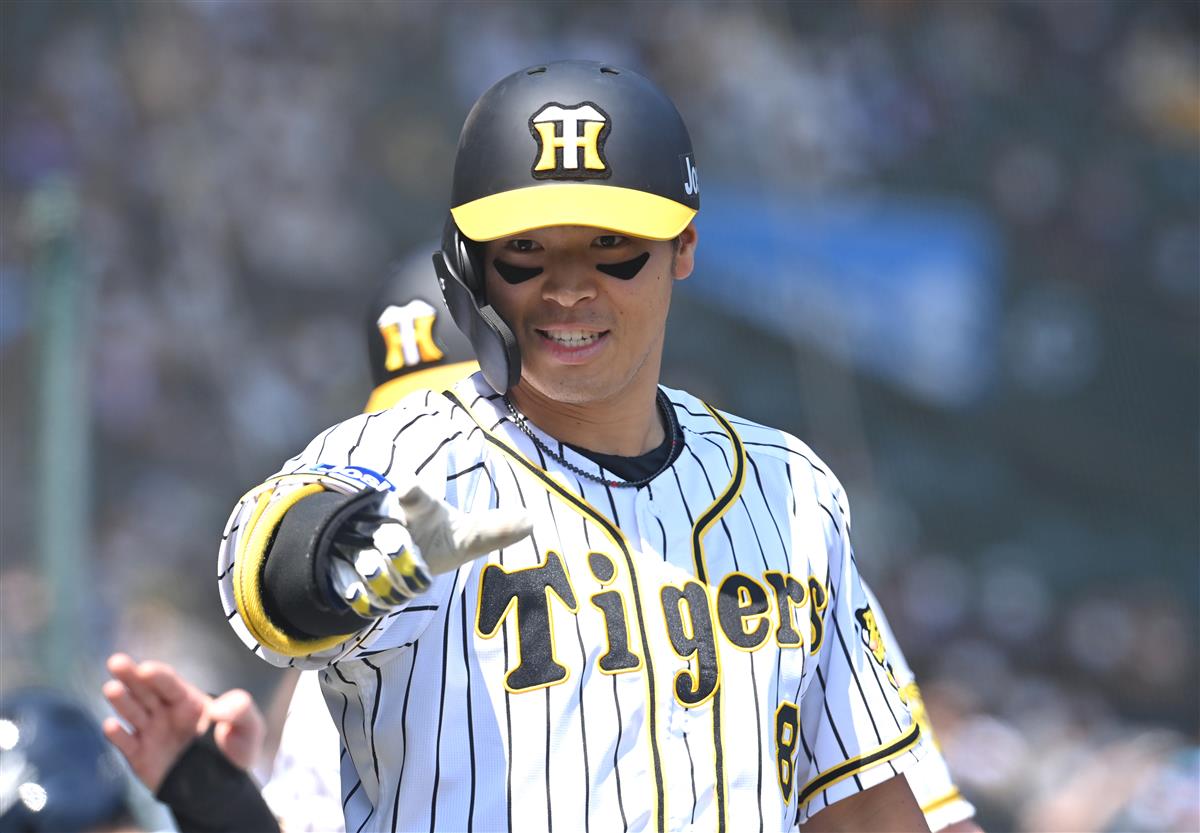 阪神 佐藤輝「グラウンド外の行動」も見張られている