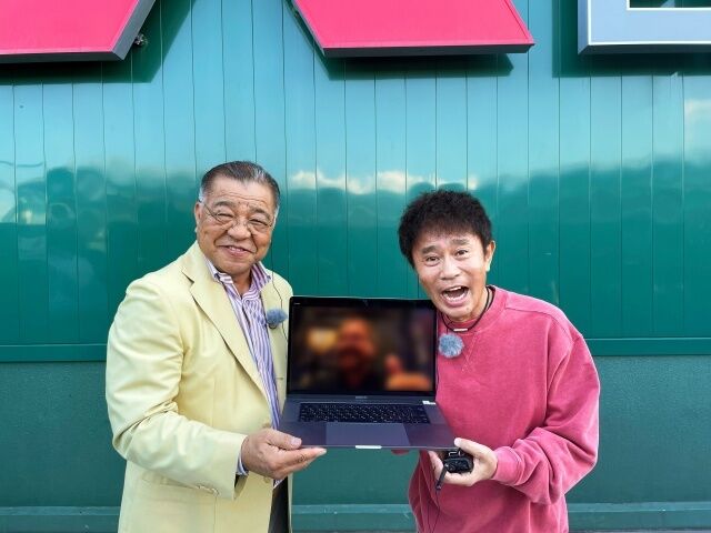 レジェンド→掛布→浜田、甲子園バックスクリーンで3ショット記念撮影