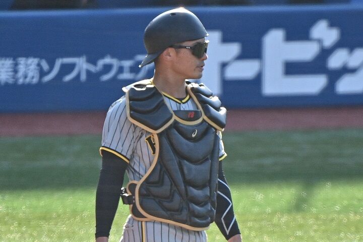 青柳晃洋を好リードした坂本誠志郎を球団OBが評価「球種を持ったピッチャーを上手くリードできる」