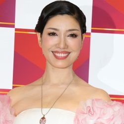 【これぞ神対応！】熱烈阪神ファンのアンミカが家族全員で岡田監督の実家に突撃したら…