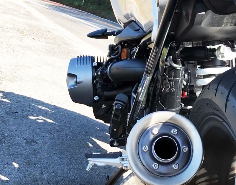 50歳元2stライダー大型二輪免許取得日記
BMWの水平対向エンジンを乗りくらべ
コメント e50exhaust