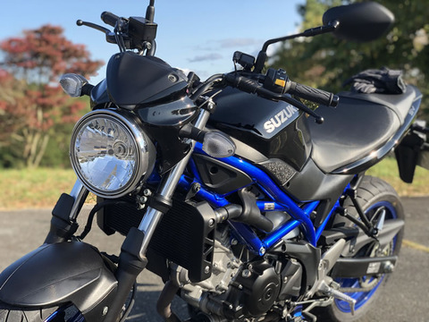 スズキ バイクタンク 黒/白/青 新車】スズキ「GSX-S1000F ABS」にエキサイティングなカラー