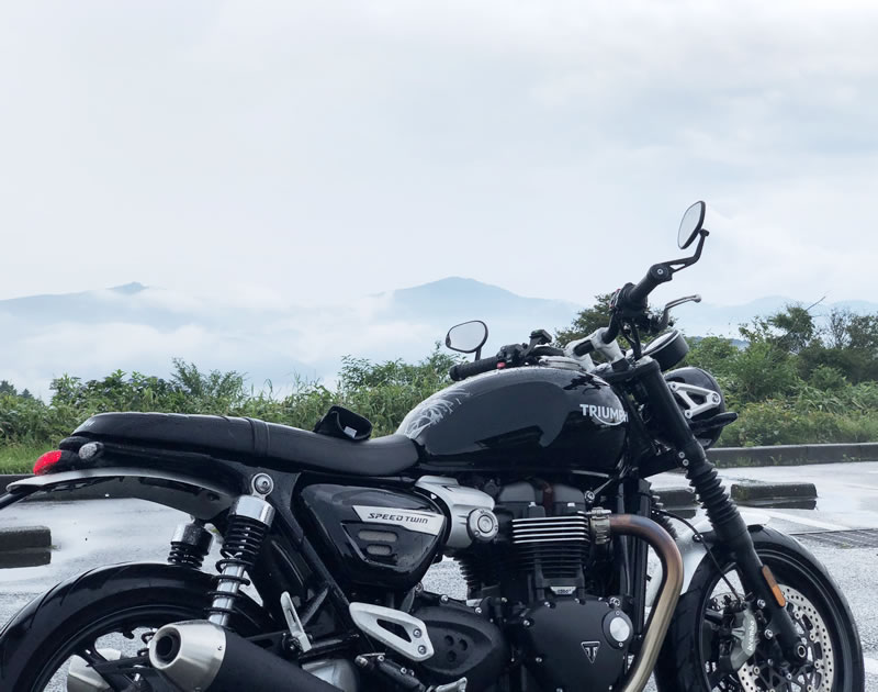 Triumph スピードツインは見かけによらず速いんだぞ 50歳元2stライダー大型二輪免許取得日記