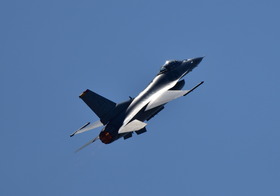 F16-10_00008