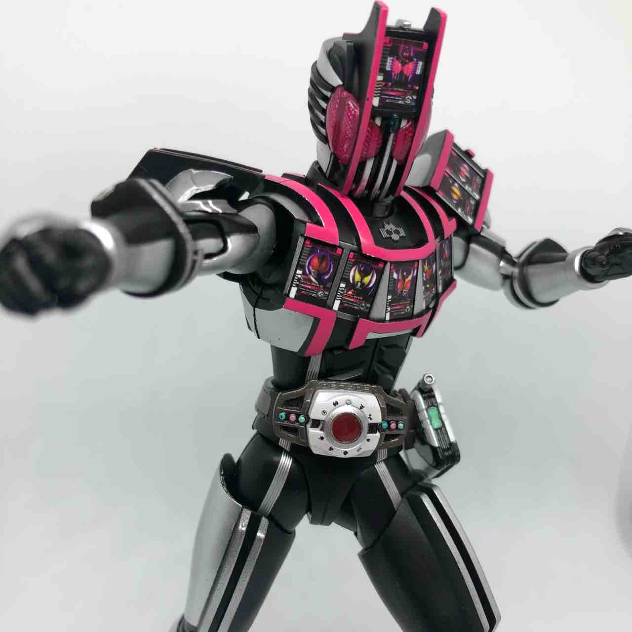 Shフィギュアーツ 仮面ライダーディケイド コンプリートフォーム 真骨彫ver 牛乳飲んで腹下す Shフィギュアーツ 仮面ライダーディケイド コンプリートフォーム 真骨彫ver 牛乳飲んで腹下す
