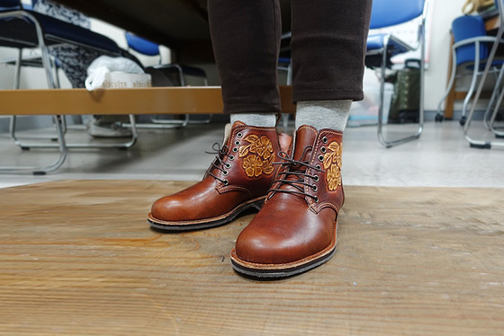 レザーカービング　ブーツ型　ゴミ箱　皮 カービングのチャッカーブーツ : 靴の自作工房hiro - 趣味コース