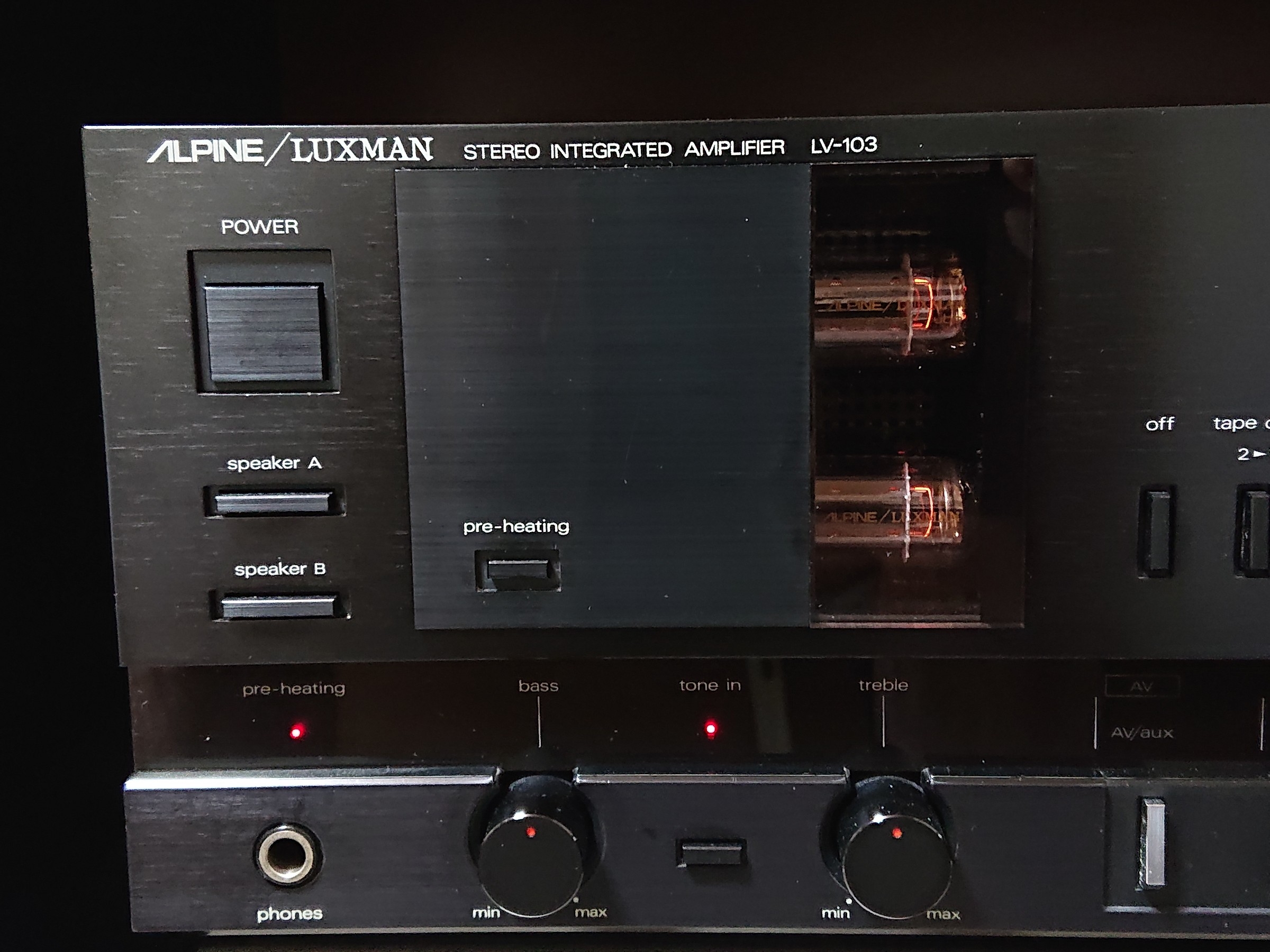 ALPINE&LUXMAN真空管ハイブリッド！LV-103U ALPINE&LUXMAN真空管ハイブリッド！LV-103U