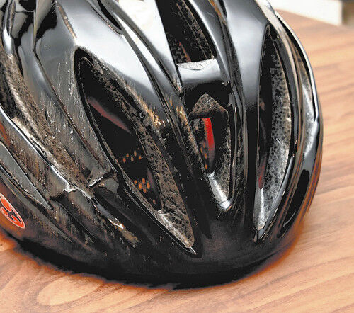 自転車で転倒し重傷 ぶつかりそうになった車運転の男性は２千円渡し立ち去る 高知市 エッッッ