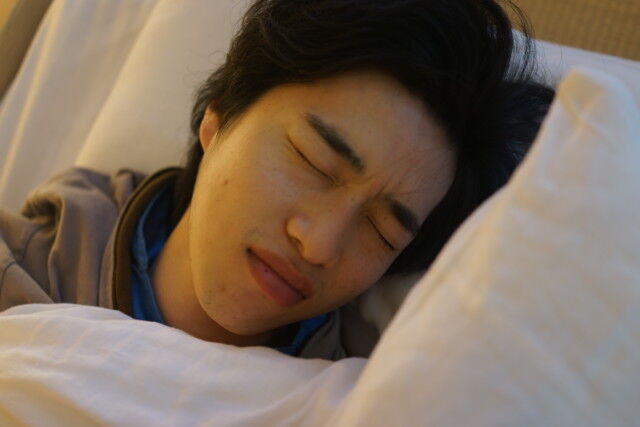 悲報 ゲイの友達の家に泊まったんだけど薬盛られてケツ掘られたっぽい エッッッ