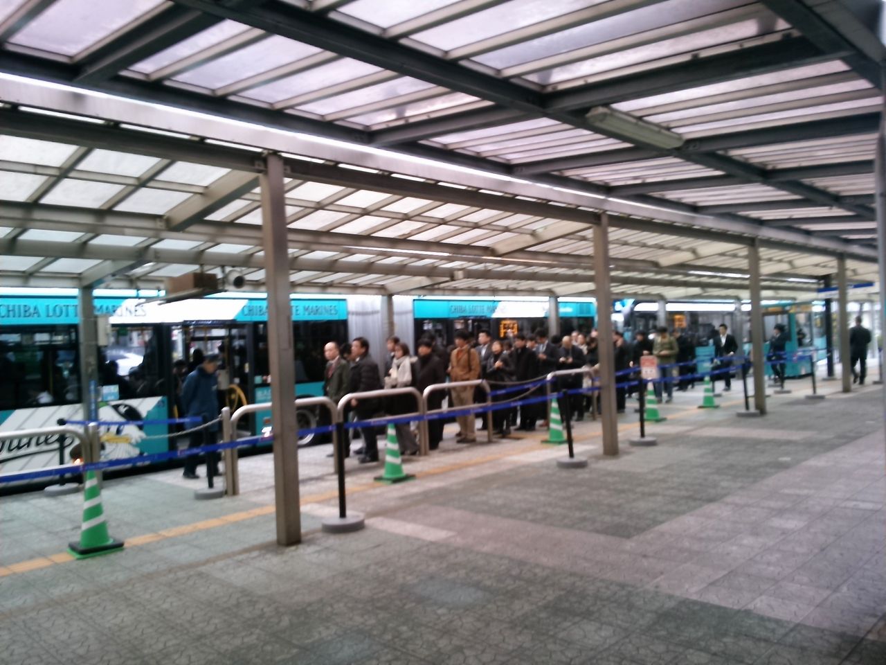 海浜幕張 幕張本郷間のバス輸送改善は可能か その5 迫力ある朝ラッシュ時幕張本郷駅の観察 Shinoの鉄道ブログ