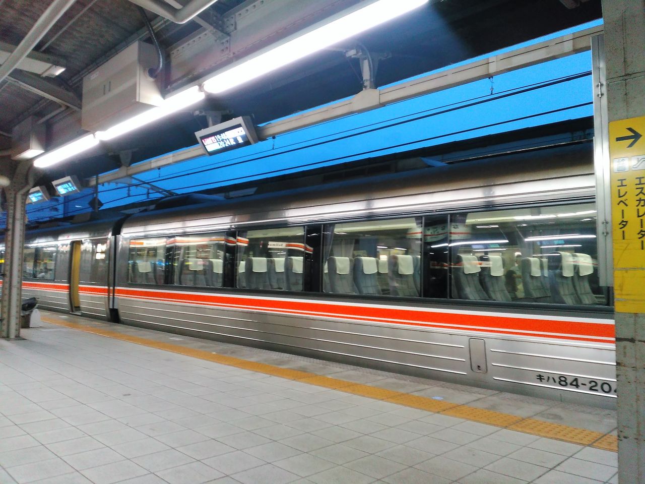 快適通勤利用はあるか 特急 しらさぎ15号 に名古屋から米原まで乗車してきました Shinoの鉄道旅行 ホテル宿泊備忘録