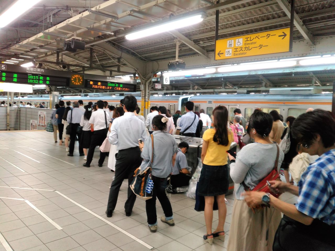 東海道本線 夕ラッシュ時名古屋駅下りの乗降観察 Shinoの鉄道ブログ