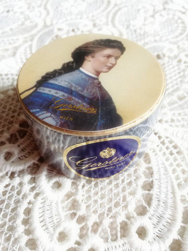 続・スミレの砂糖漬け : earch