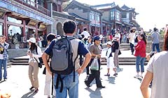 南天門から山頂への参道