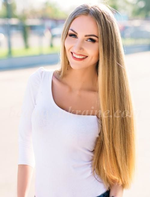 最新 ポルタバ 提携結婚紹介所の女性 Lesya 26歳 ロシア ウクライナブライドblog