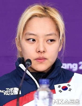 【平昌五輪】女子マススタート銀で頭下げた韓国選手に地元メディアが反応[02/25]