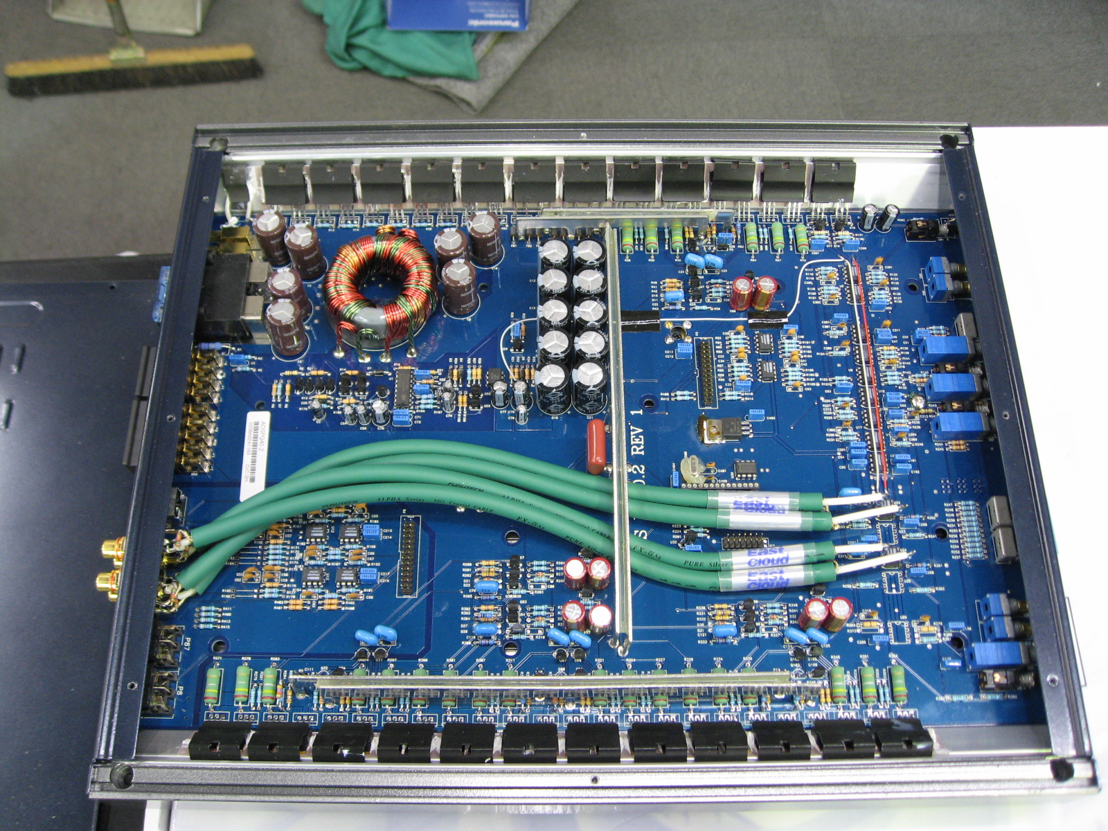 a/d/s/ パワーアンプ　PQ40.2 ISHIDAチューニング PQ40.2 4chアンプ a/d/s 改造 イシダチューニング