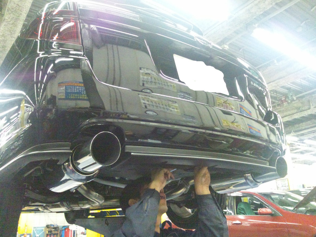 リアアンダーガーニッシュ取り付け : EAST CLOUD☆スバル 日記