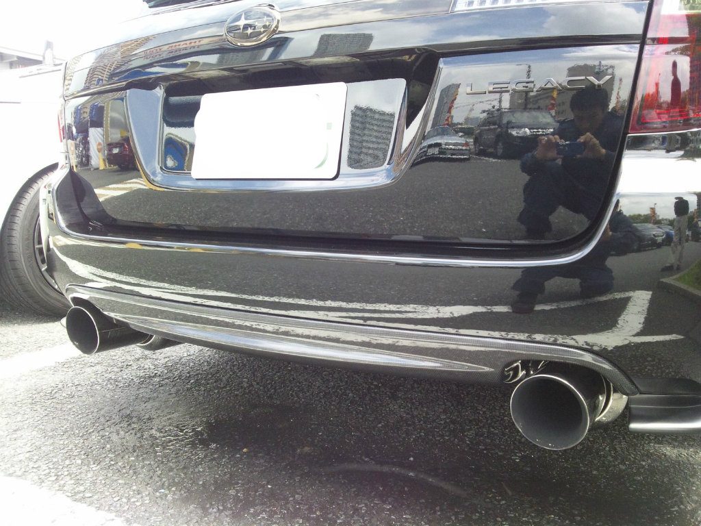 リアアンダーガーニッシュ取り付け : EAST CLOUD☆スバル 日記
