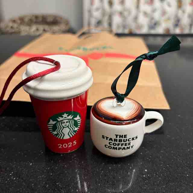 2025年のSTARBUCKSクリスマスオーナメントも発売中♪そしてスタバさん