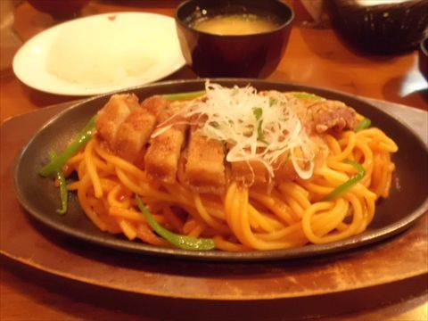パーコーナポリタンにはライスに豚汁付き!