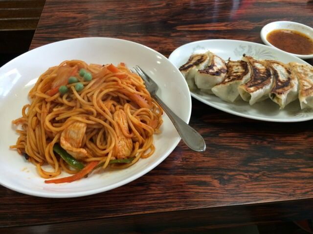 ナポリタンと餃子