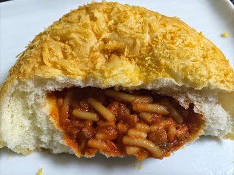 ヤマザキのナポリタンパンの中身