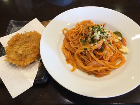 EJ食堂のナポリタンとメンチカツ