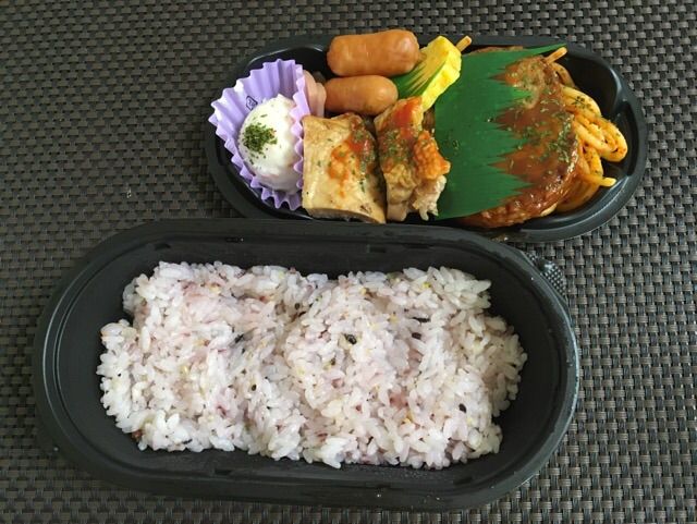 下にはご飯!