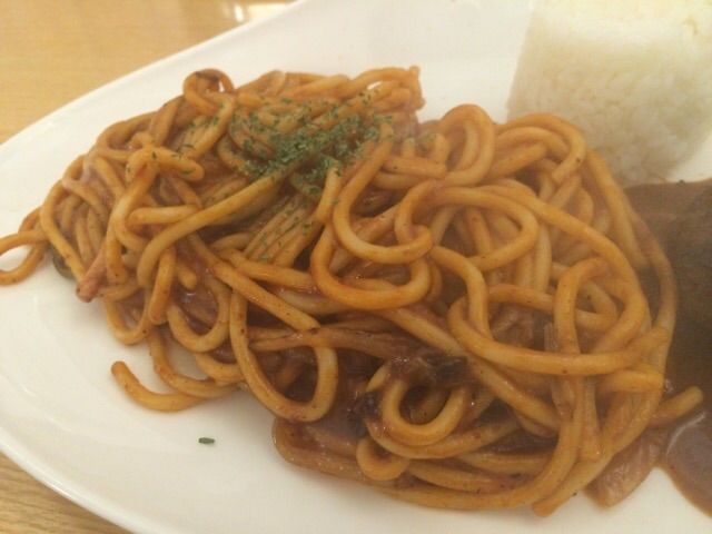 BELLEのナポリタンを近くから