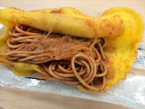 中身はナポリタン!