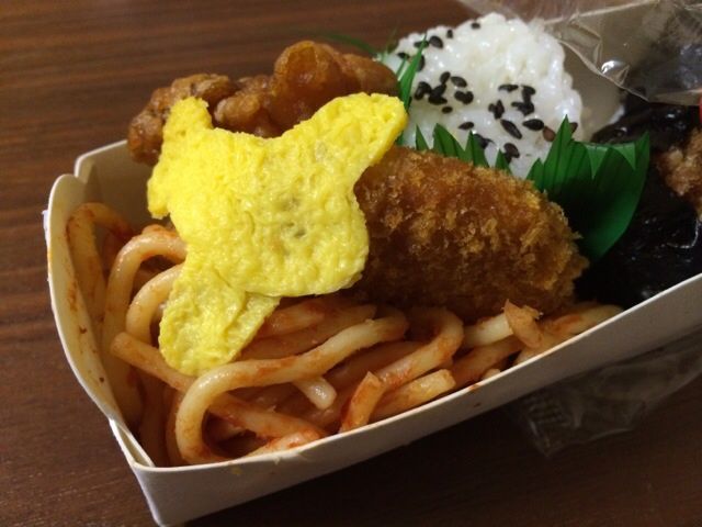 付け合わせのナポリタン