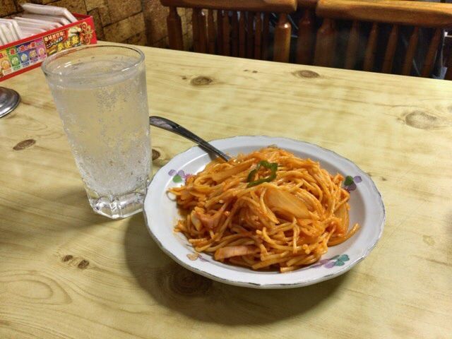 ナポリタンとサイダー