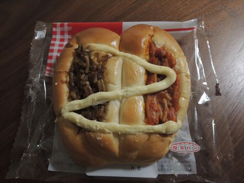 ヤマザキの焼きそば&ナポリタンパン2