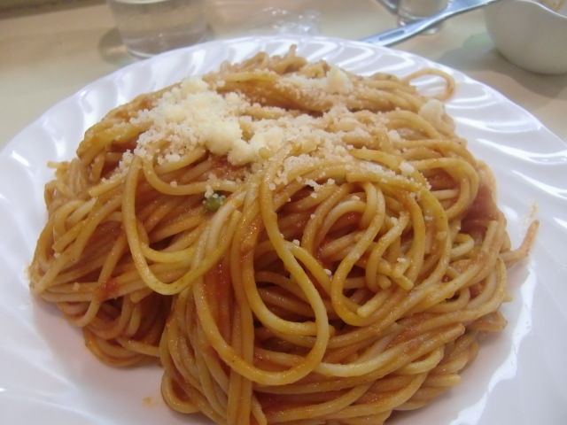 エトナのナポリタンにチーズをたっぷり