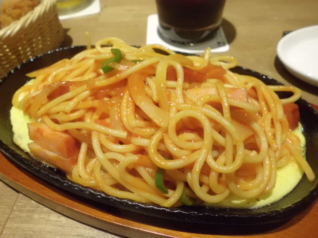 プロントのカレー風味のナポリタン