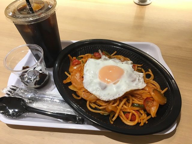 ナポリタンセットはデザート・ドリンク付!