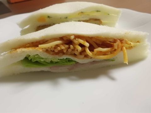 �١����å�����ɤ˥ʥݥ꥿��