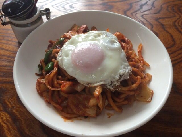 まことやのナポリタン+目玉焼き