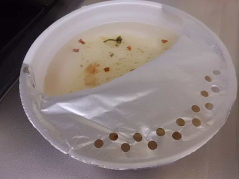 お湯を入れるだけで簡単