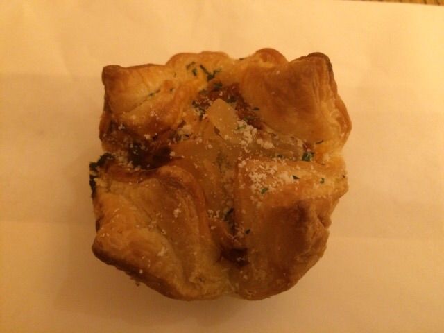 早速ナポリタンパイを食べてみる。