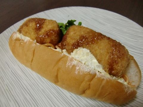 かにクリームコロッケドッグを近くから