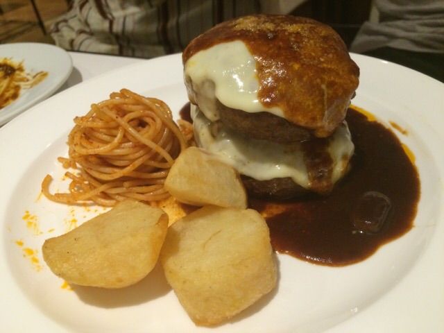 ハンバーグ登場!